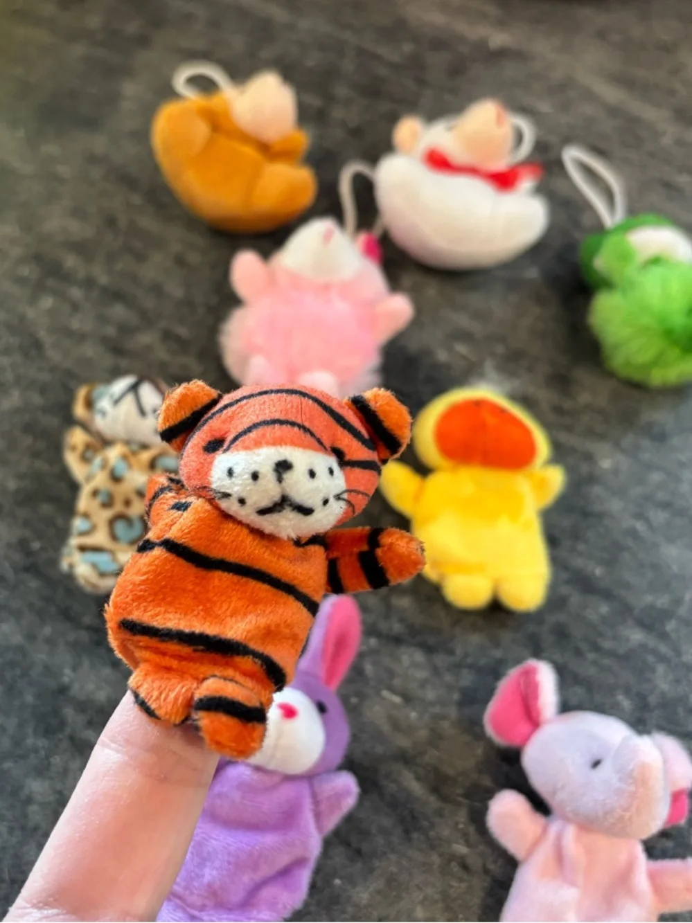 N/A fingers puppets